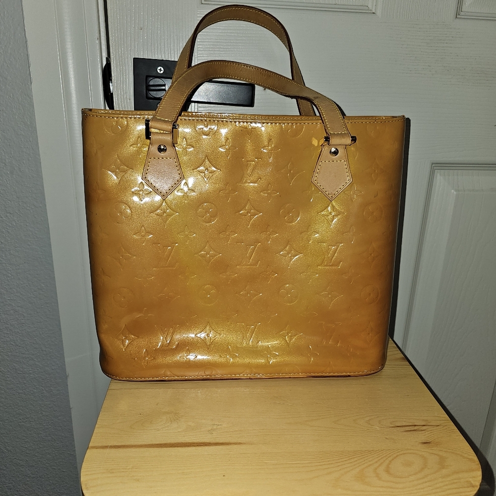 LOUIS VUITTON